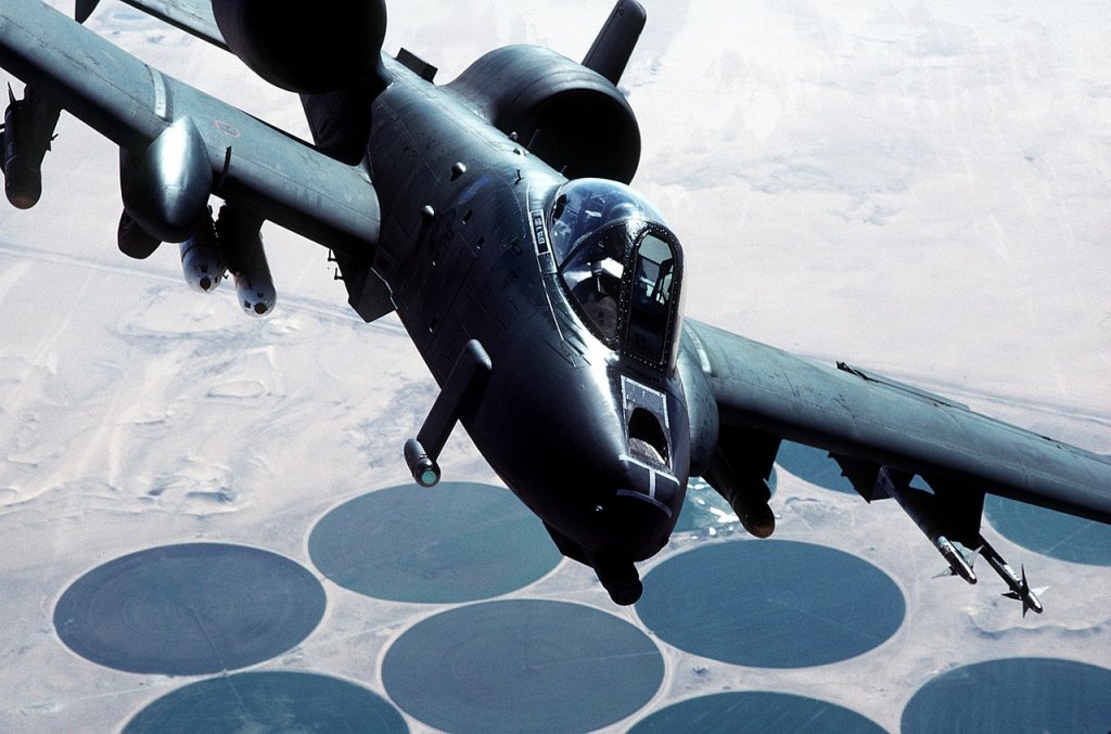 1280px-A-10A_Thunderbolt_II_Desert_Storm