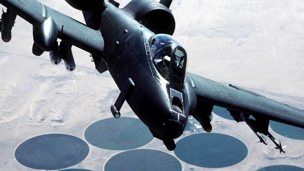 1280px-A-10A_Thunderbolt_II_Desert_Storm
