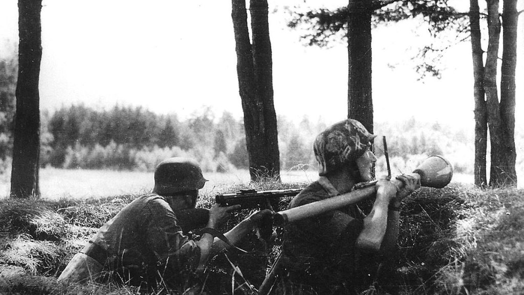 1200px-Panzerfaust6