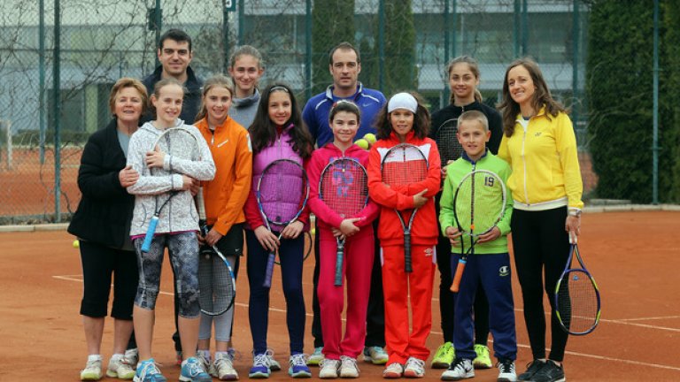 3. Защото е подходящ за всички.
Цялото ви семейство може да го практикува – а спортовете, способни да предложат подобно нещо, са нищожно малко. Годините, полът и физическата форма нямат значение.