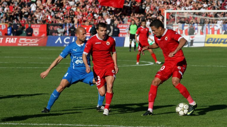 През есента ЦСКА победи с 3:0 за първенство, а след това последваха две равенства 0:0 за Купата и Левски продължи след дузпи