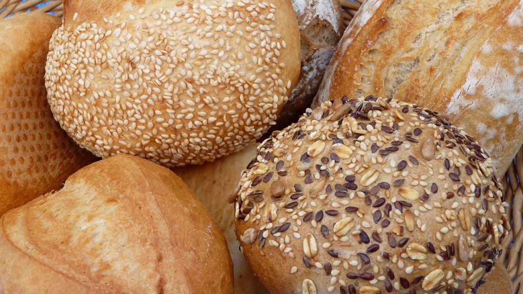 Korb_mit_Brötchen