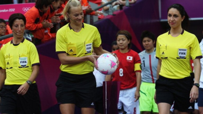 Стайнхаус бе главен съдия на финала за жени по време на олимпийските игри в Лондон през 2012-а между отборите на САЩ и Япония.