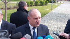В интерес на България и Европа са преговорите, е не захранване на конфликта с оръжия