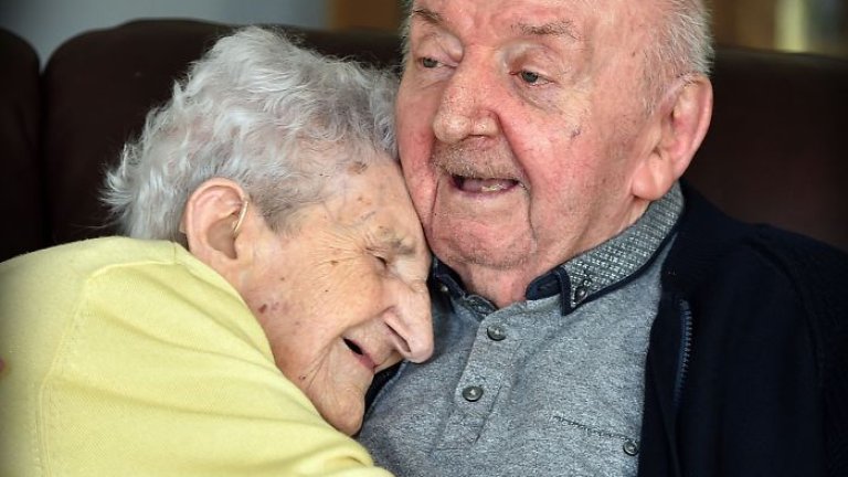 98-year-old-mother-care-home-80-year-old-son-ada-tom-keating-liverpool-4-59f6e081b0346__700