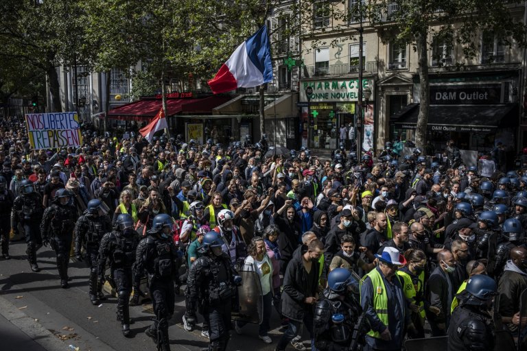 Протестиращи в Париж.