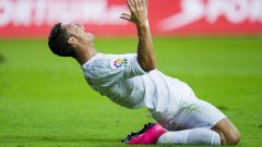 Кристиано Роналдо избухна, когато не бе отсъдена дузпа в мача срещу Спортинг Хихон. Реал взе само точка от гостуването на новака.