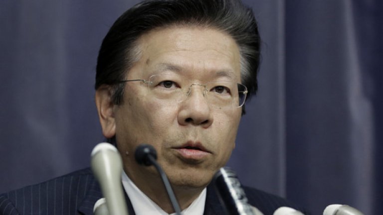 Тетсуро Айкава, президент и главен изпълнителен директор на корпорация Mitsubishi Motors, призна за грешка в тестовете, провеждани от компанията при отчитане на разхода на гориво при 4 модела автомобили. На 20 април 2016-та корпорацията проведе специална прескондеренция в Токио.

Снимка: Getty Images
