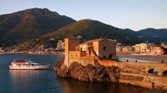 Леванто е пристанищно градче и община в северозападна Италия, провинция Специя, регион Лигурия. Разположено е на източния бряг на Лигурското море и радва с живописни природни гледки, архитектура и вкусна храна.