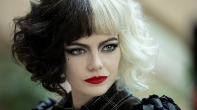 "Круела" (Cruella)
Кога: 28 май
Къде: кината
Ема Стоун влиза в ролята на Естела "Круела" де Вил - млада и амбициозна модна дизайнерка, която един ден ще се вманиачи на тема козина на далматинци. Тази игрална предистория на "101 далматинци" обаче превръща злодея от анимациите в антигерой, бунтуващ се срещу света около себе си. Ема Томпсън, Пол Уолтър Хаузър и Марк Стронг допълват актьорския състав в криминалната комедия.