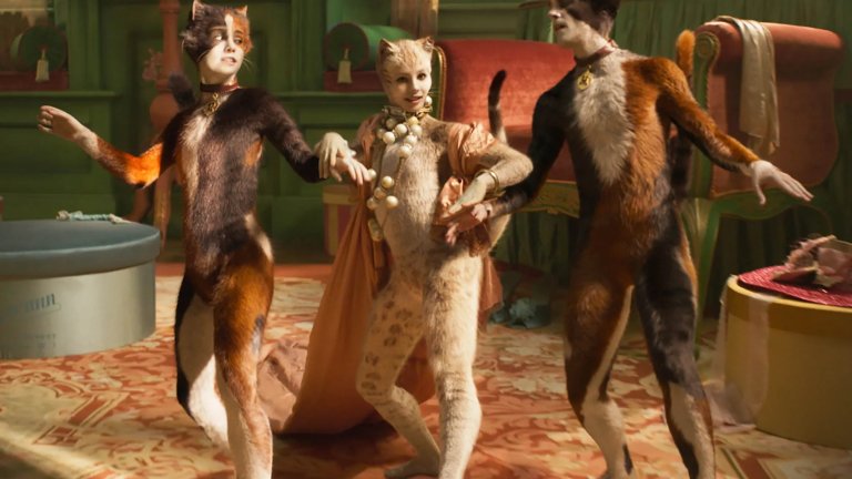 "Котките" (2019)
Дори участието на Тейлър Суифт не успя да смекчи провала на филмовата адаптация на мюзикъла на Андрю Лойд Уебър "Котките”. Основния проблем на лентата от 2019 г. беше, че образите на героите изглеждаха меко казано ужасяващи. Да гледаш хора, облечени в котешки костюми на театралната сцена, е нормално, но да покриеш актьори с компютърно генерирана козина и мустаци граничи повече със зловещото.