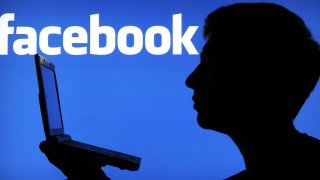 (DPA) FACEBOOK