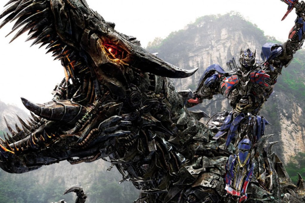 Историята 
В "Transformers: The Last Knight" обладаният Оптимус Прайм се изправя срещу Кейд, Буъмбълбий и другите си доскорошни приятели, защото вярва, че трябва да унищожени Земята, за да спаси собствената си планета. Класическа арка, в която протаг