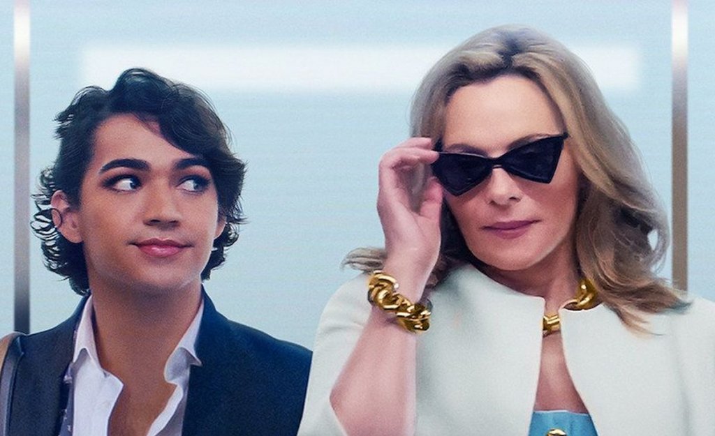 Glamorous
Ким Катрал може вече да не е желана в продължението на "Сексът и градът", но тази година пробва завръщане с тази история за млад мъж, който не се слага в полови рамки и започва да работи за легенда в областта на грима (изиграна от Катрал). Разсъжденията му за живота, сексуалността и прочие не бяха достатъчно интересни на публиката, че да получат втори сезон.