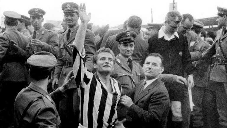 Джампиеро Бониперти
1946-1961, 459 мача