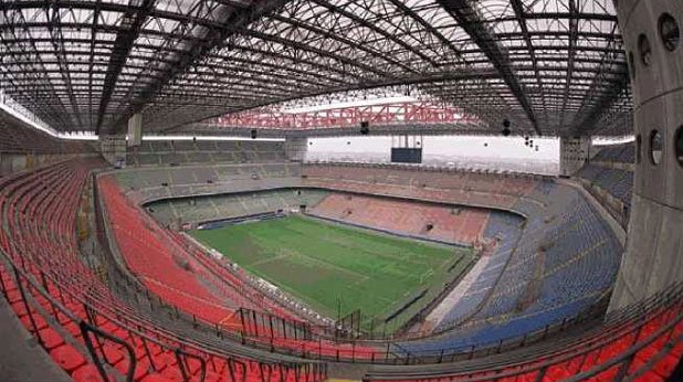 Стадионът в Милано ще посрещне четвърти финал в турнира на шампионите. Предишните три са:Интер - Бенфика 1:0 (1965), Фейенорд - Селтик 2:1 (1970) и Байерн - Валенсия 5:4 с дузпи (2001 г.).
