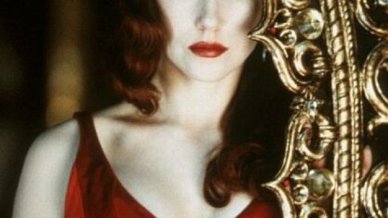 Друга нейна знакова роля от миналото е тази на кабаретна изпълнителка в "Мулен Руж". Ролята й носи вечна слава и номинации за редица награди, включително номинация за Оскар за най-добра актриса. Тя печели "Златен глобус" с това свое изпълнение.