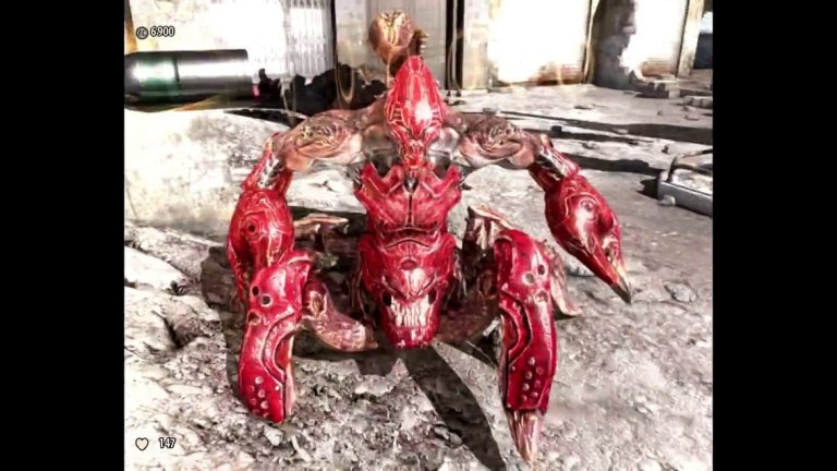 Serious Sam 3: BFE
Разработчиците на Serious Sam от хърватското студио Croteam решиха да накажат пиратите с ужасяващ бос - чудовище, наподобяващо гротескно розово животно с тяло като скорпион, което се стрелка по екрана с тревожна скорост и никога не може да бъде убито. Можете да бягате и да избягвате атаките му толкова дълго, колкото искате, но то винаги ще бъде там, преследвайки, гледайки, чакайки да се хвърли и да ви прободе смъртоносно. Макар че някои от геймърите наистина може да се погнусят от ужасяващото нещо, други, които споделят нагласата на духовития главен герой, могат да погледнат на нестандартното хрумване като на абсурден супер труден режим. Разбира се, закупуването на оригинално копие от Serious Sam 3: BFE също може да помогне.