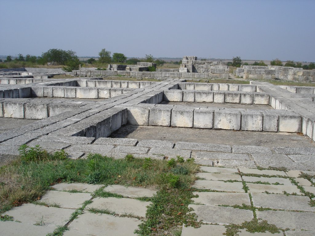 Ruins_in_Pliska_Palace_9
