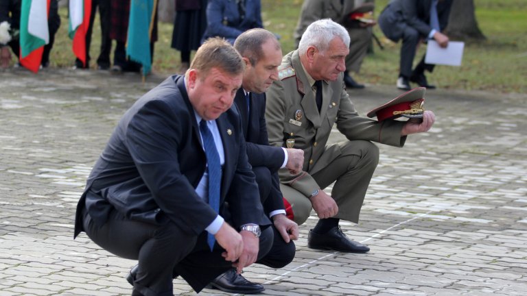 Президентът Румен Радев почете Архангелова задушница (снимки)