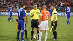 Двамата капитани Соболевски и Йеленкович отново ще изведат Висла и Литекс, този път на стадиона в Краков