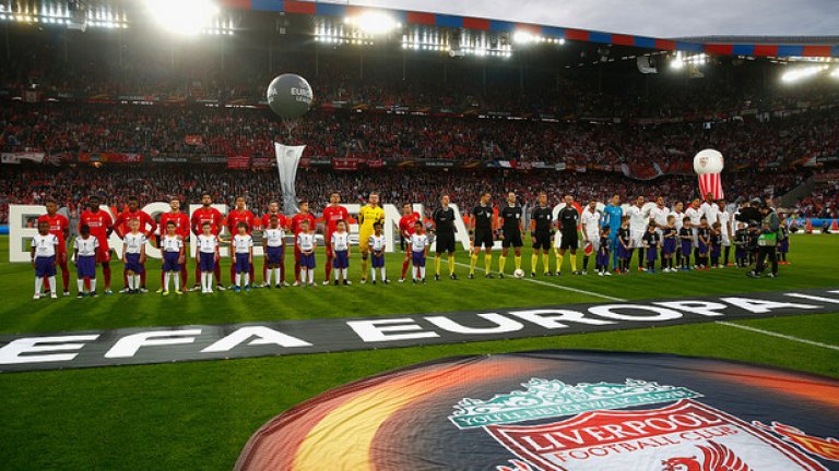 Шоуто бе като за голям мач - само дето на стадион с 34 000 зрители някак се губи ефектът от това, че на трибуните са две от най-шумните и колоритни публики в Европа.