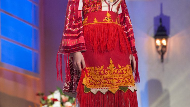 А така изглежда българката на "Мис Вселена". Не е ясно дали точно този образ би уловила румънската фотографка