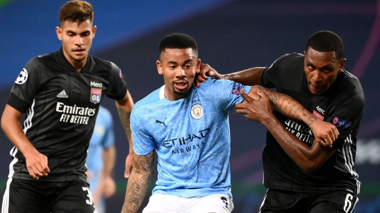 Марсело (вдясно) бе смятан за един от лидерите на Лион, но си е изпатил сериозно заради непрофесионалното си поведение,