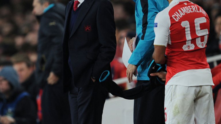 Алекс Окслейд-Чембърлейн (Арсенал)
Макар Венгер да твърди, че иска Окс “да остане дълго време”в отбора му, той явно не е готов да предложи на крилото титулярно място в състава. Футболистът иска да играе като централен полузащитник, но Венгер рядко му се доверява на тази позиция. Ако иска да играе колкото и където пожелае, то той ще трябва да си намери бързо нов отбор, но и Челси едва ли може да му осигури такъв лукс. Контрактът на Окс изтича след по-малко от година и ако търпението му се е изчерпало, то той скоро може да се озове в друг клуб.