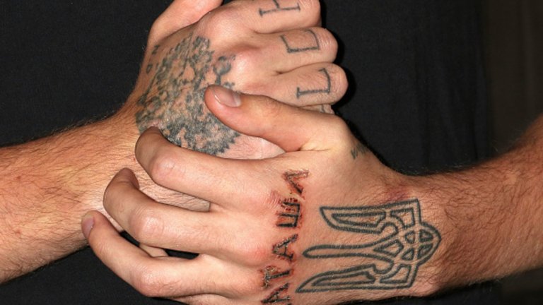 Татуировките по ръцете на Сергей Полунин