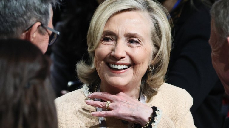 "Публикувайте файловете!": Хилари Клинтън атакува Тръмп за досиетата "Епстийн"