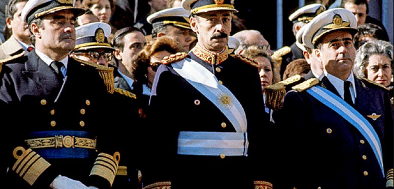 Военната хунта в Аржентина през 1978 г. - адмирал Емилио Масера, генерал Хорхе Видела и генерал Орландо Агости