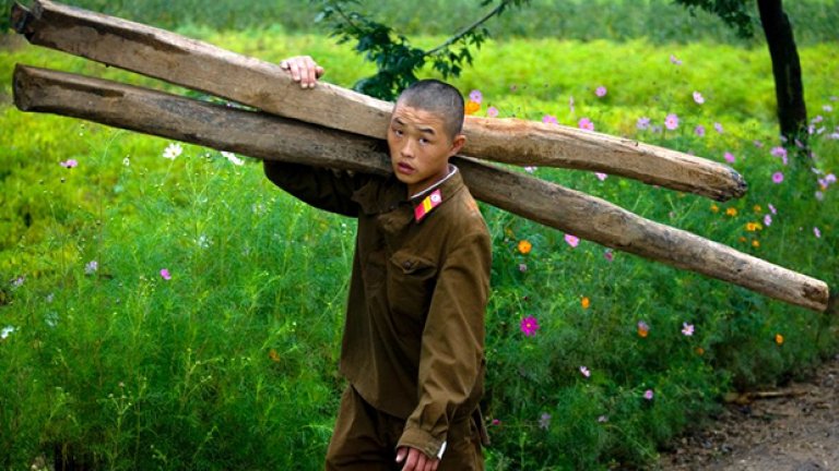 Северна Корея: Когато маските паднат