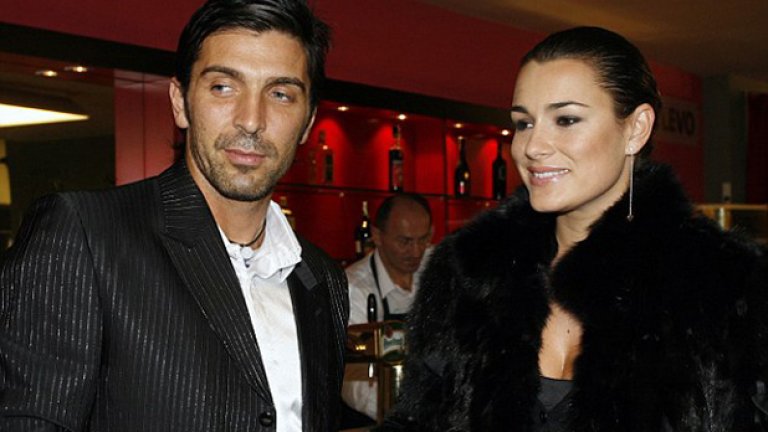 Буфон и Середова сключиха брак през 2011-а, но бяха заедно от дълго време преди това