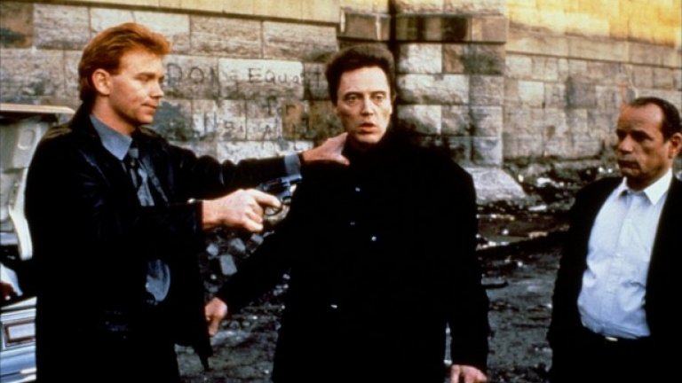 "Кралят на Ню Йорк" (King Of New York) - 1990Тъмен и нихилистичен, филмът разглежда съдбата на Франк Уайт (изигран от Кристофър Уокън) - богат на пари, но банкрутирал душевно мафиотски бос, който излиза от затвора, за да възстанови своята нарко-империя. Той обикаля улиците на Бронкс в своята лимзина и буквално изцежда живота от вените на града. "До ден днешен", споделя Уокън, "когато отида на някое летище, всички ченгета там ме разпознават, благодарение на ролята ми в този филм"