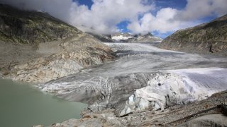 Монблан е недостъпен заради срутвания, ски зоните са затворени