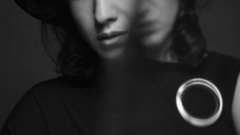 Изложбата "Плакатът: Радост & Слава" включва около 30 плаката и може да бъде разгледана в Пловдив, Прага и София.