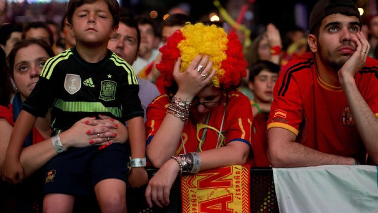 О, не... това дете не е виждало загуби на Испания, защото от 7 години родината му контролираше безмилостно световния футбол. Е, дойде и моментът на разочарование...