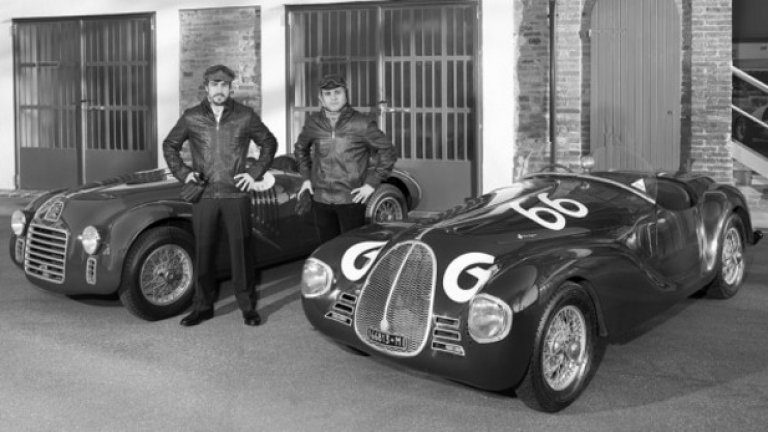 От времето, когато Алонсо и Маса бяха пилоти на Ferrari: двамата позират с 815 и 125 S.