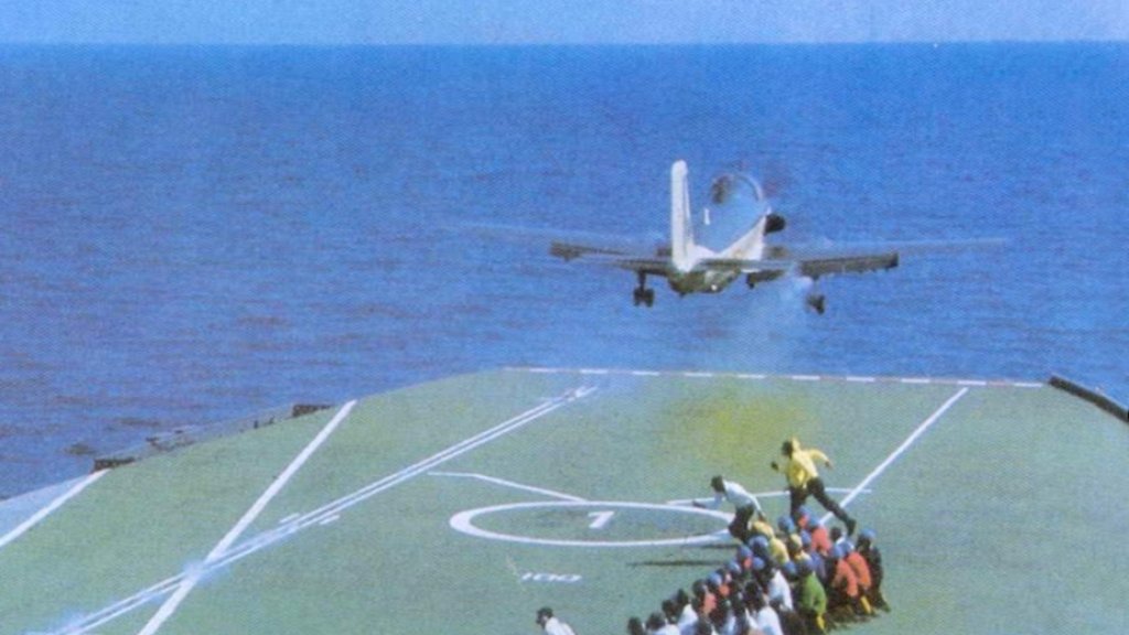 INS_Vikrant_(R11)_launches_an_Alize_aircraft_during_Indo-Pakistani_War_of_1971