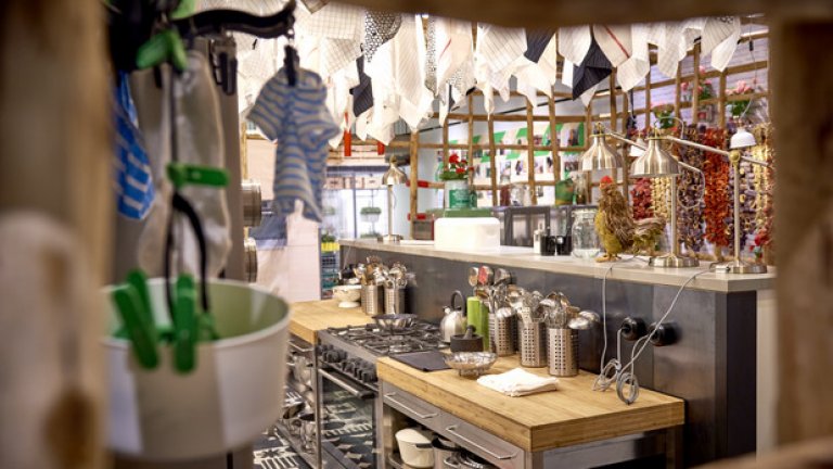 Част от временната експозиция, посветена на кухненското обзавеждане