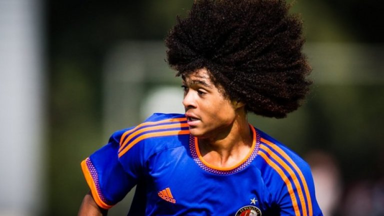 Тахит Чонг, Фейенорд
16-годишният халф вече изкара няколко тренировки с Манчестър Юнайтед. Спекулациите са, че „червените дяволи“ са много близо до Новия Фелайни, но Челси също има интерес към младока.