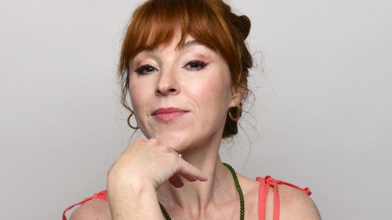 Рут Конъл (Роуина)
Шотландката изигра майката на Краули - Роуина, като се появи в ролята и в епизод на предисторията The Winchesters. Eдва наскоро обаче се сдоби с главна роля в друга телевизионна поредица - играе в детективската хорър комедия Dead Boy Detectives (2024 г.) по комиксите на Нийл Геймън. 
По-важното за нея в личен план е, че работата по Supernatural води до връзка с колегата ѝ Роб Бенедикт (Чък/Господ), с когото вече имат едно дете.