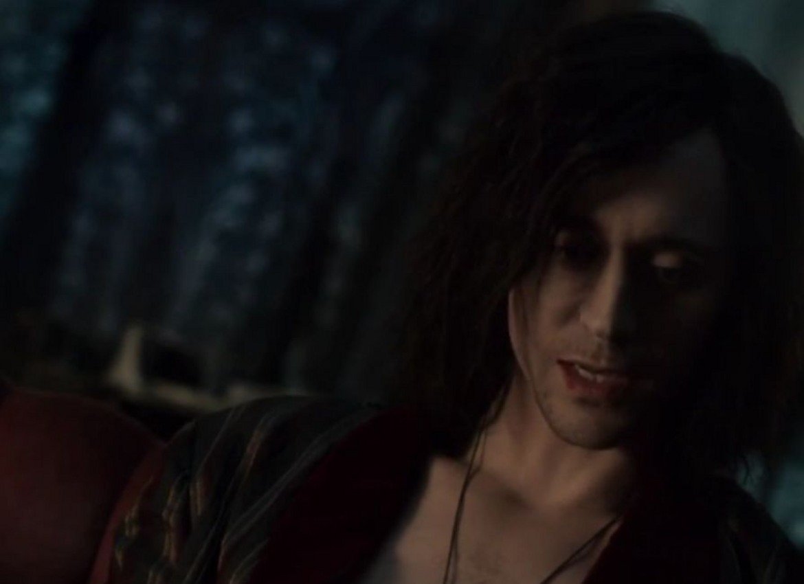 Сред не толкова известните му роли е и тази на музикант вампир в "Only Lovers Left Alive" (2013).