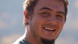 "Смятам, че хората имат десетки, стотици проявления, всяко с различна енергия и заряд. Аз си ги представям и усещам така, както ги рисувам. Успокоително ми действа да си мисля, че в нас има нещо повече от кости, сухожилия, кожа и изражение."