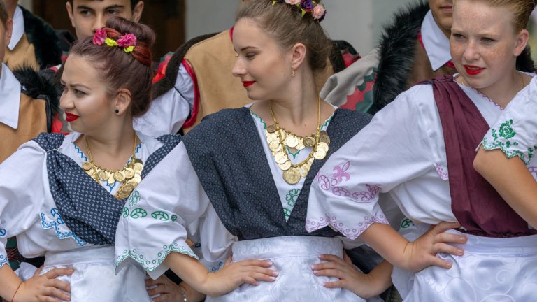 Банатчани са българите, сред чиито традиционни ястия има галушки и паприкаш, за които всяка добра домакиня си има свои особености на приготвянe