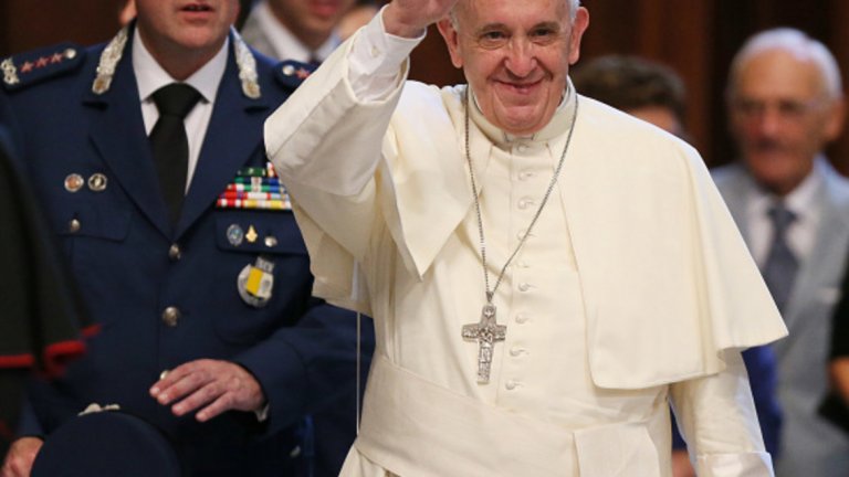 Причината е разследване за финансови престъпления във Ватикана