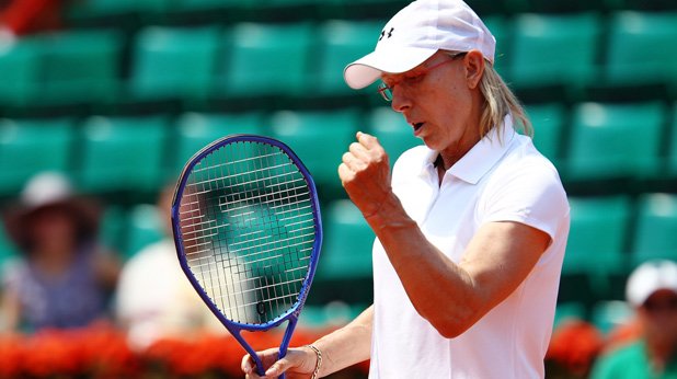 Мартина Навратилова - една от символните фигури в женския тенис. През 2010-а обяви, че има диагноза рак на гърдата и започва терапия. Две години по-късно декларира, че е здрава и основава фондация, с която да помага на борещите се с подобни заболявания.