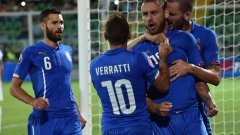 Точно изпълнена дузпа на Де Роси донесе нова победа с 1:0 за Италия