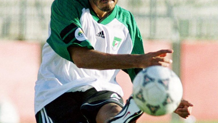 Само неговото име може да се споменава по време на футболните репортажи в родината му.